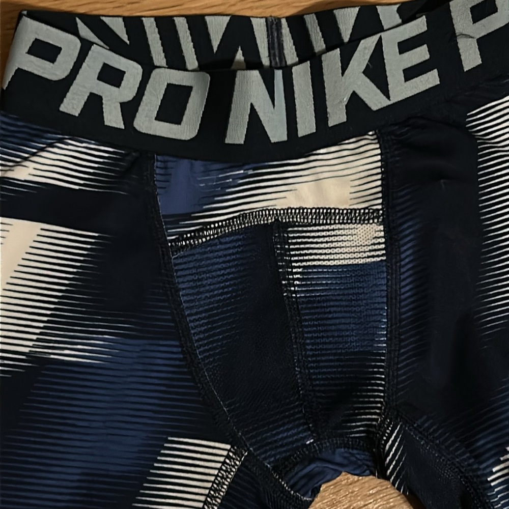 Nike Pro Blue and White Capri Leggings 6 - Picture 3 of 6